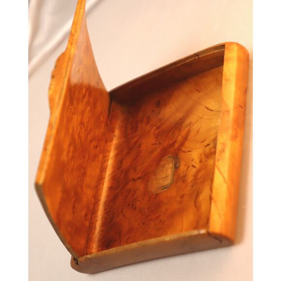 Russian Imperial Era Burl Cigarette Box Inlaid Babushka Scene Lid - Picture 5 of 10